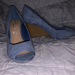 SZ 8M never worn 3” wedges blue slip on open toe